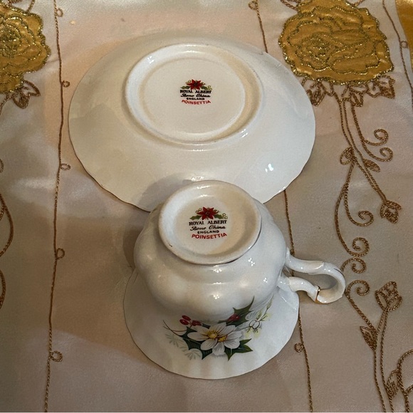 Royal Albert Poinsettia Teacup and Saucer England - Picture 5 of 8